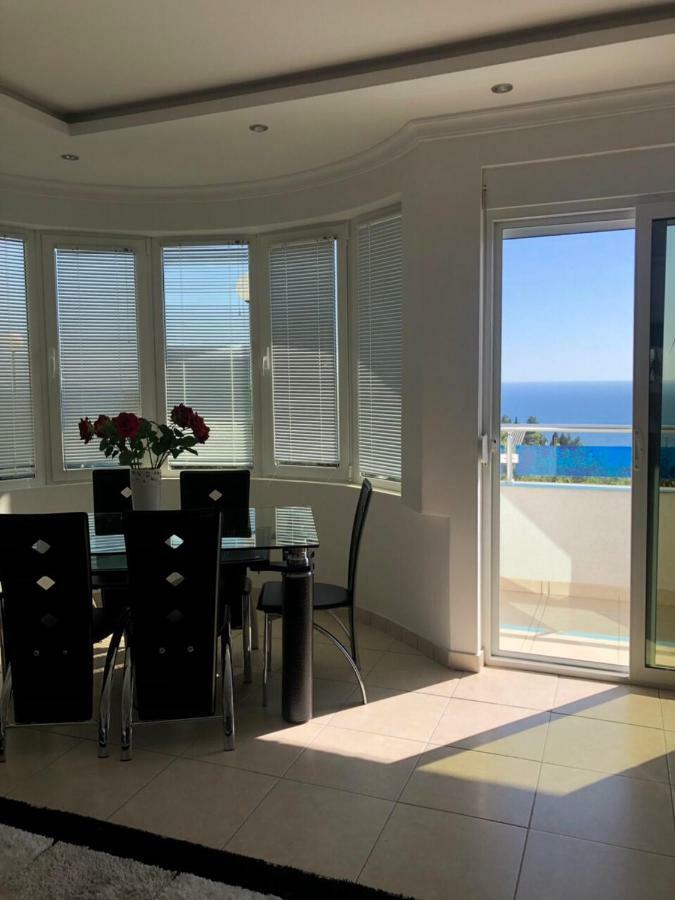 Apartmani Dini Ulcinj Exterior photo